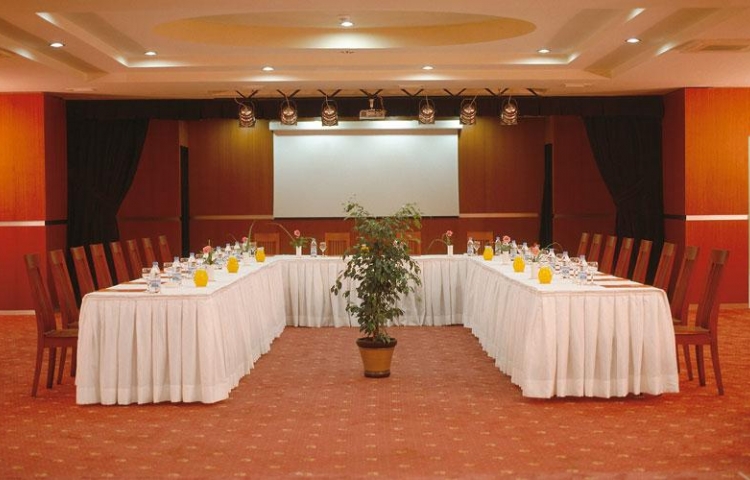 VICTORIA CLUB RESORT HOTEL