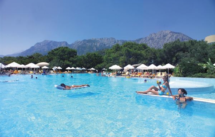 LA MER HOTEL 