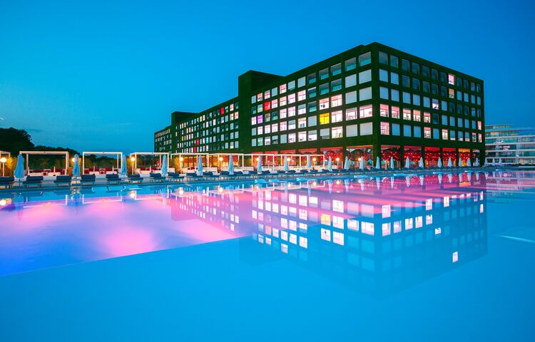 ADAM & EVE HOTEL
