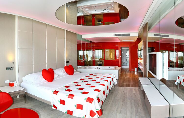 ADAM & EVE HOTEL