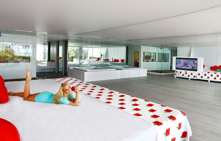 ADAM & EVE HOTEL