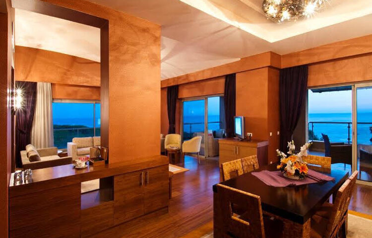 Sueno Beach Side
