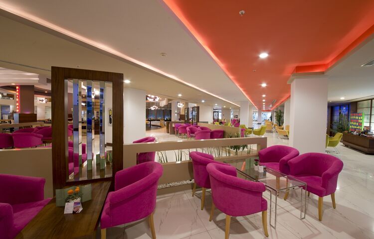 Limak Lara Deluxe Hotel