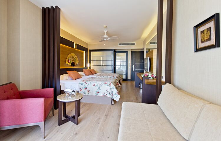 Limak Lara Deluxe Hotel
