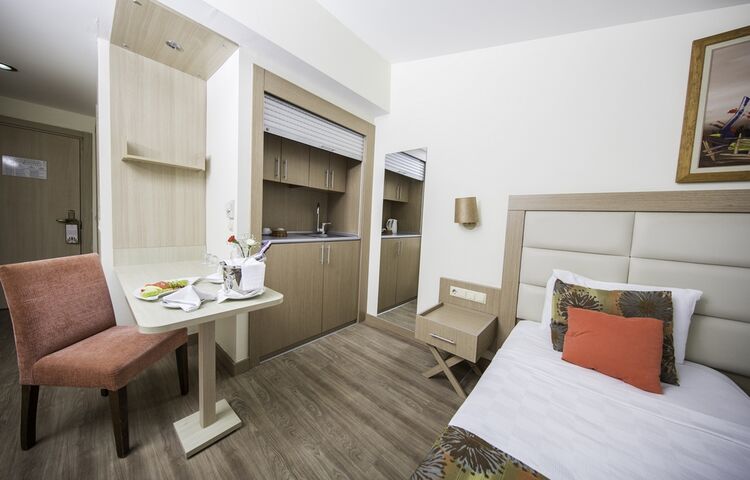 Palmet Beach Resort Hotel