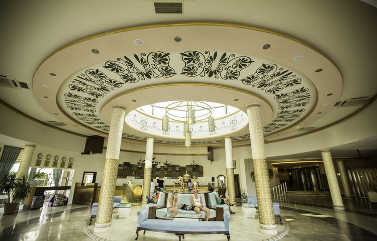 Palmet Beach Resort Hotel