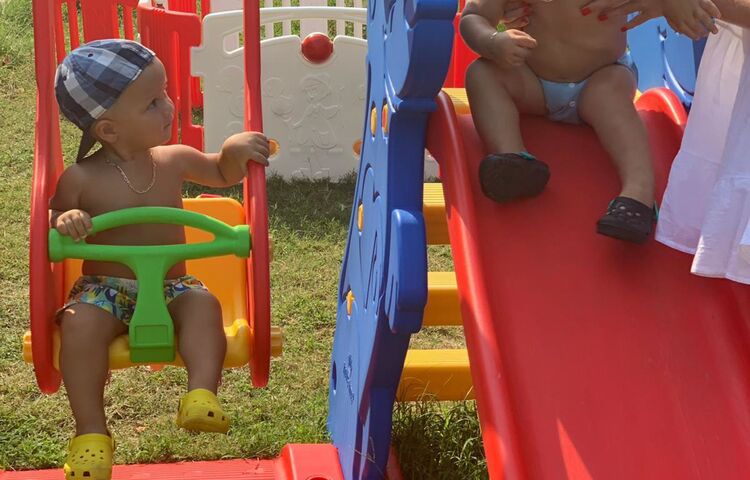 Monna Roza Beach