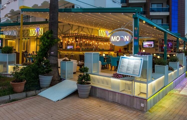Honeymoon Beach Hotel
