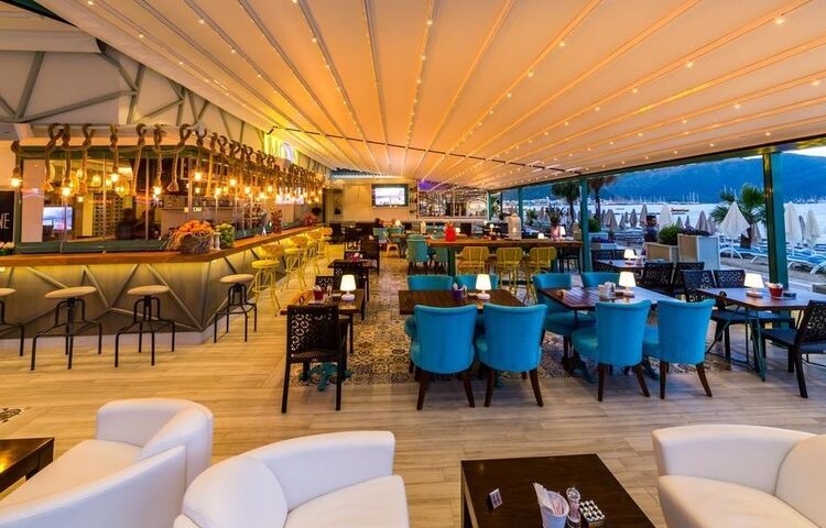 Honeymoon Beach Hotel