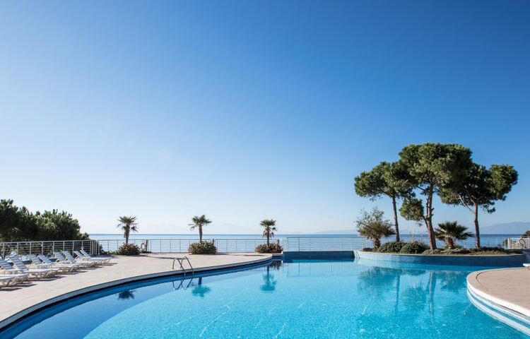 Aria Claros Beach & Spa Resort
