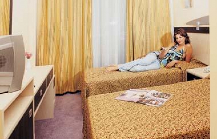 MAGIC HOTEL 