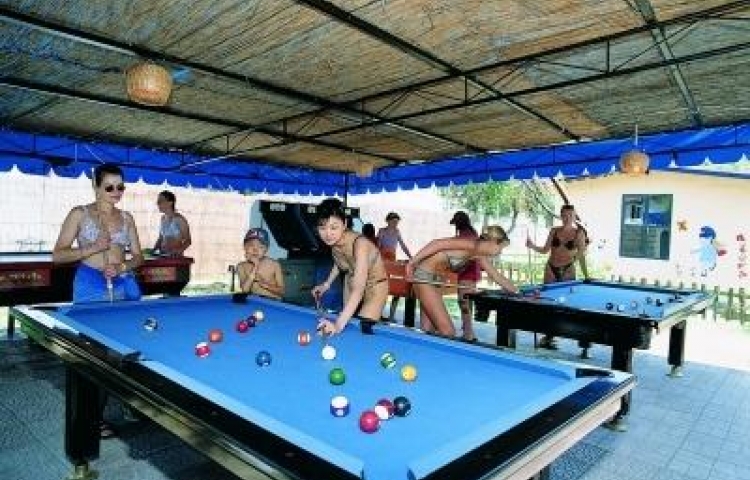 SANDY BEACH HOTEL