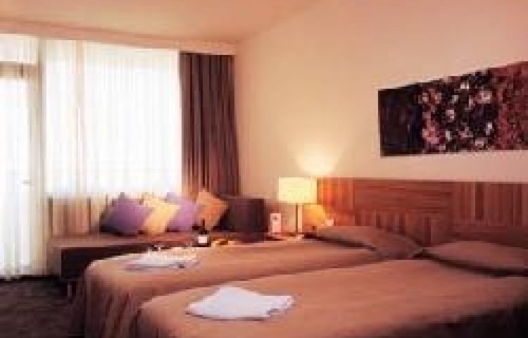 LARES PARK HOTEL