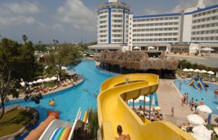 LARES PARK HOTEL