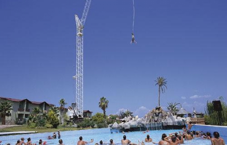 WATER PLANET HOTEL