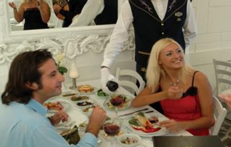 AMARA DOLCE VITA TEKIROVA