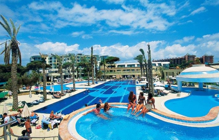 LiMAK ATLANTiS HOTEL