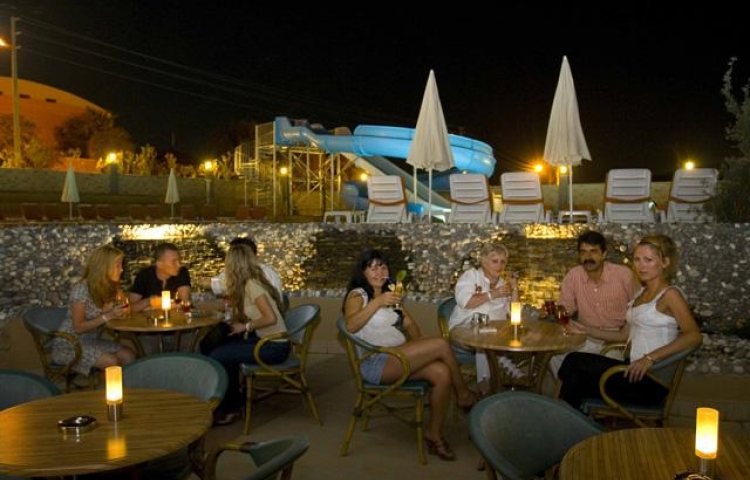 LOCEANICA BEACH RESORT  