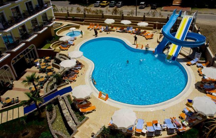 LOCEANICA BEACH RESORT  