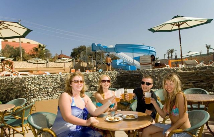 LOCEANICA BEACH RESORT  