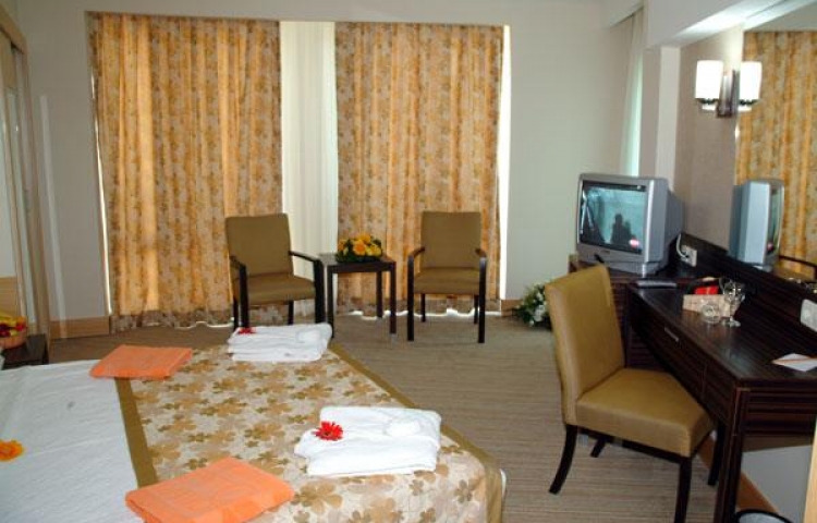 SHERWOOD BREEZES RESORT HOTEL