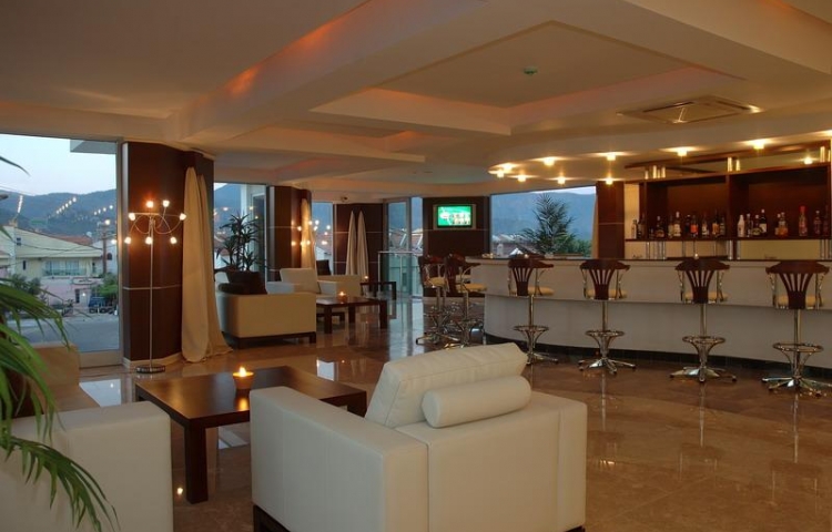 ROYAL GARDEN HOTEL