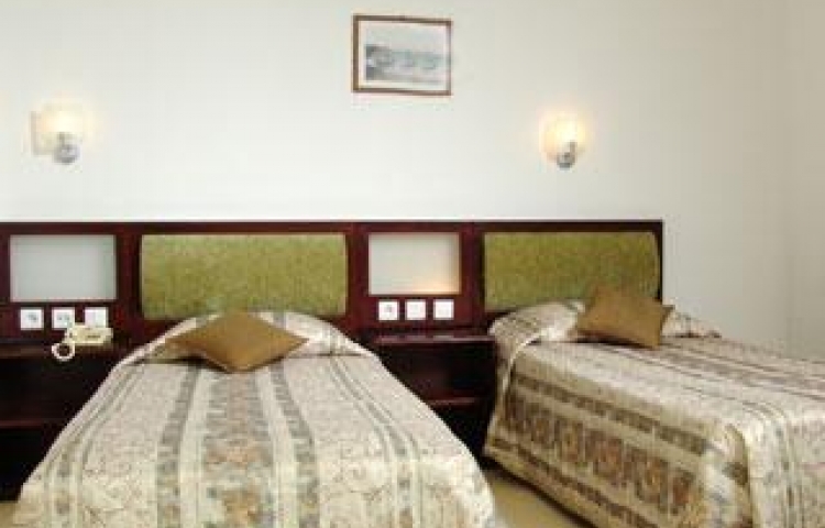 ST.NICHOLAS PARK HOTEL
