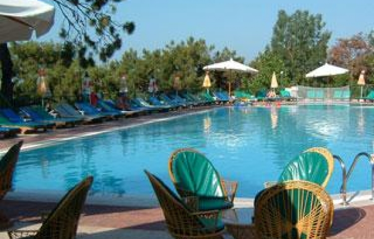 ST.NICHOLAS PARK HOTEL