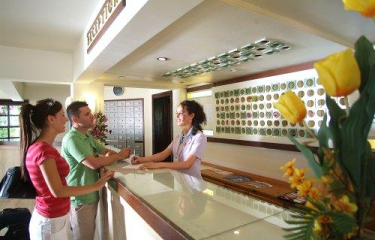 ST.NICHOLAS PARK HOTEL