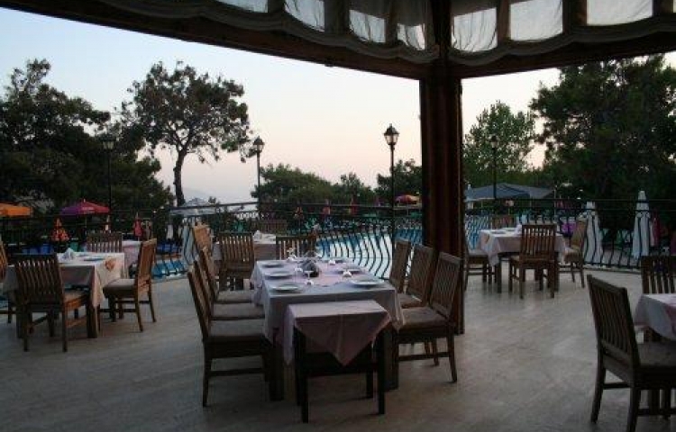 ST.NICHOLAS PARK HOTEL