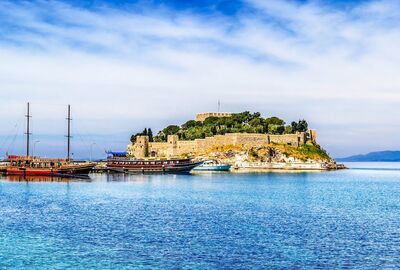 İzmir Çeşme Kuşadası Yüzme ve Tekne Turu